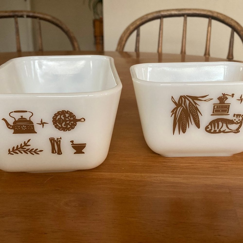 Early American pattern Pyrex Refrigerator set (partial without lids)